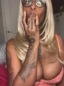 MistiSavannah online show from October 21, 2025, 2:11 am