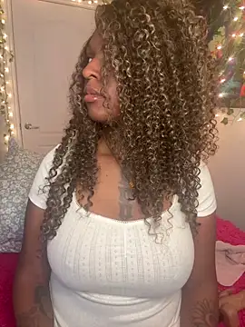 Snapshot of MistiSavannah chatting on March 28, 2026, 3:02 pm MistiSavannah online show from March 28, 2026, 3:02 pm