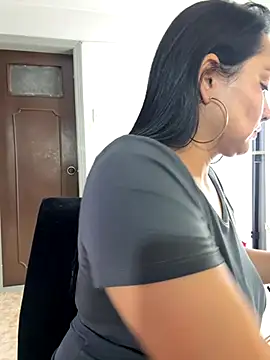 Rouse69  online show from November 11, 2025, 6:52 am