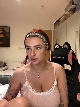 Snapshot of OliviaaFischer chatting on April 17, 2026, 7:49 pm OliviaaFischer online show from April 17, 2026, 7:49 pm