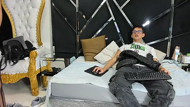 Noa Arez online show from January 17, 2026, 3:32 am