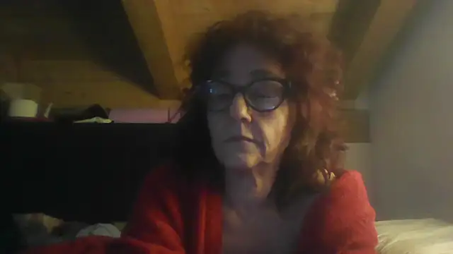 Snapshot of klarissabloum chatting on February 18, 2026, 10:44 am klarissabloum online show from February 18, 2026, 10:44 am