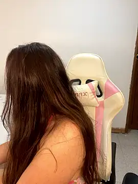 emma hot2006 online show from January 11, 2026, 9:00 pm