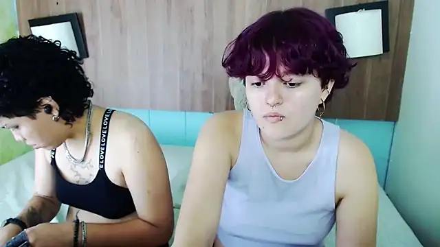 Snapshot of JadeAndJess_ chatting on September 24, 2025, 1:28 pm JadeAndJess online show from September 24, 2025, 1:28 pm