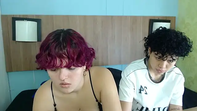 Snapshot of JadeAndJess_ chatting on November 14, 2025, 12:20 pm JadeAndJess online show from November 14, 2025, 12:20 pm