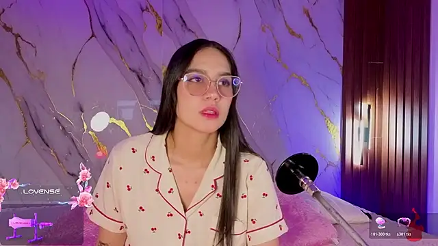 Emmiicute online show from February 16, 2026, 8:29 pm