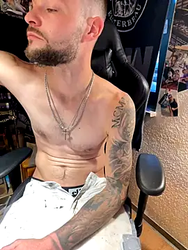 Mexxwell69 online show from October 8, 2025, 4:40 pm