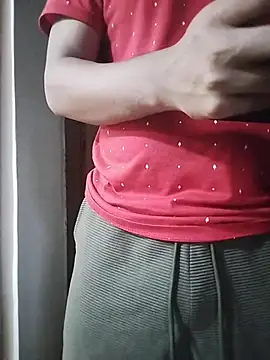 COme8989 online show from January 13, 2026, 12:20 pm