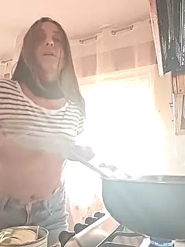 DaisyDea online show from October 28, 2025, 12:37 pm