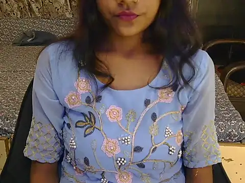 hoty-priya online show from November 8, 2025, 6:06 am