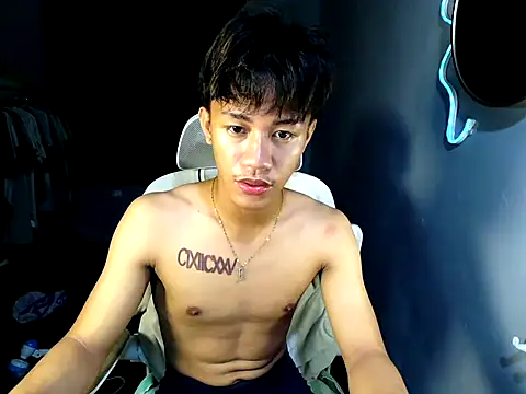 Snapshot of naughtyboyloy_0 chatting on May 13, 2026, 6:26 pm naughtyboyloy 0 online show from May 13, 2026, 6:26 pm