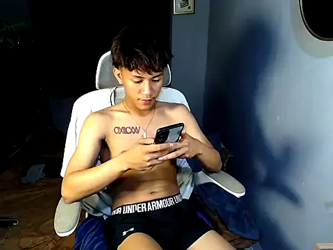 Snapshot of naughtyboyloy_0 chatting on April 30, 2026, 6:48 pm naughtyboyloy 0 online show from April 30, 2026, 6:48 pm