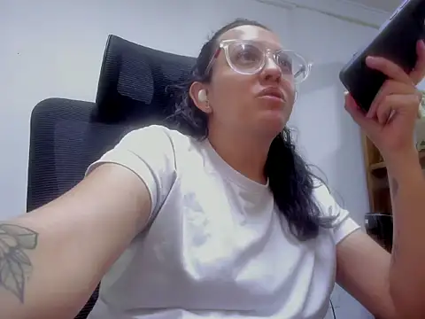 dalila macherano1 online show from November 12, 2025, 7:51 pm