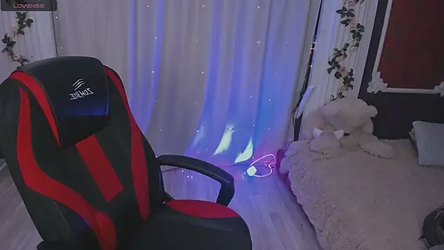 Snapshot of -Seava chatting on October 23, 2025, 3:32 pm -Seava online show from October 23, 2025, 3:32 pm