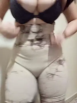 Snapshot of AsilAbid chatting on February 13, 2026, 8:14 am AsilAbid online show from February 13, 2026, 8:14 am