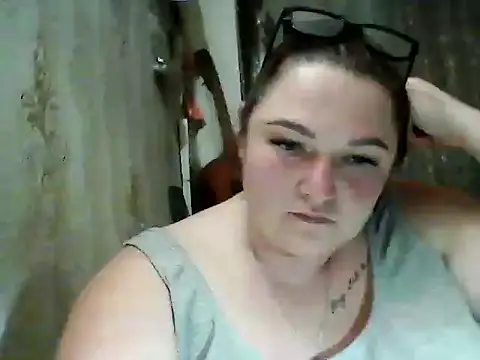 AngelQSky online show from November 13, 2025, 4:33 pm