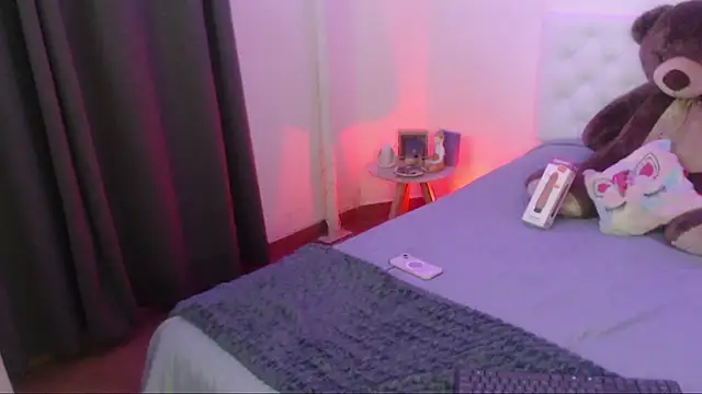 Snapshot of kylie444_ chatting on November 7, 2025, 1:21 am kylie444 online show from November 7, 2025, 1:21 am