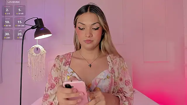 Doll Isa  online show from March 25, 2026, 8:30 pm