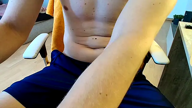Breezydicksn online show from June 3, 2026, 12:39 pm