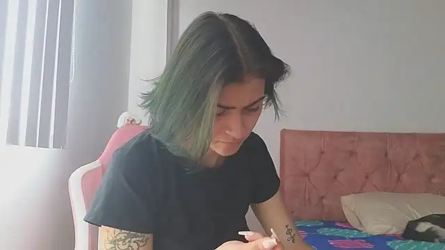 Snapshot of Crystal_Star_ chatting on October 19, 2025, 2:42 pm Crystal Star online show from October 19, 2025, 2:42 pm