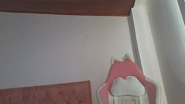 Snapshot of Crystal_Star_ chatting on October 24, 2025, 3:22 pm Crystal Star online show from October 24, 2025, 3:22 pm