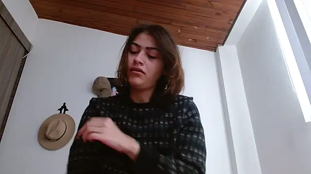 Crystal Star  online show from February 19, 2026, 12:35 pm