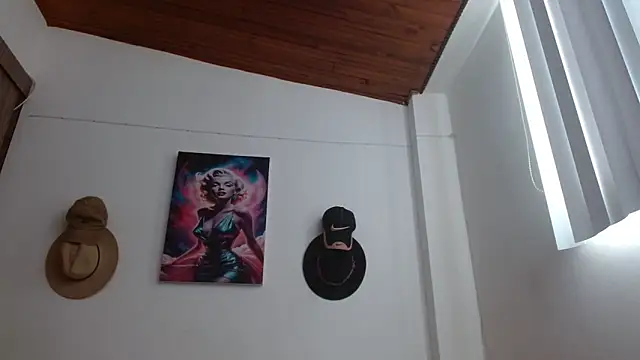 Crystal Star  online show from March 20, 2026, 1:23 pm