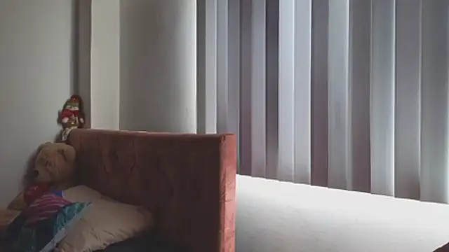 Snapshot of Crystal_Star_ chatting on November 24, 2025, 3:23 pm Crystal Star online show from November 24, 2025, 3:23 pm