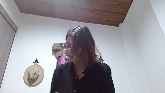 Crystal Star  online show from February 14, 2026, 11:05 pm