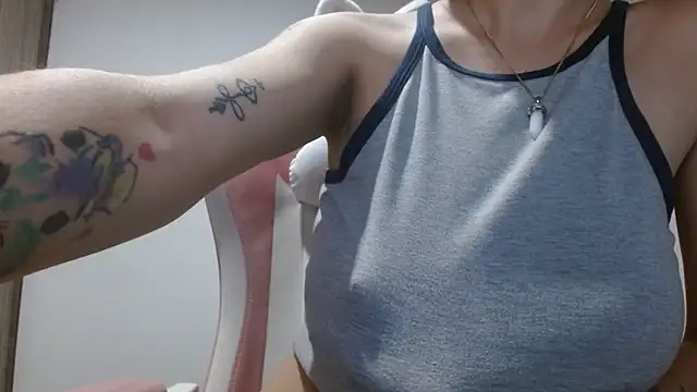 Snapshot of Crystal_Star_ chatting on September 22, 2025, 9:37 am Crystal Star online show from September 22, 2025, 9:37 am