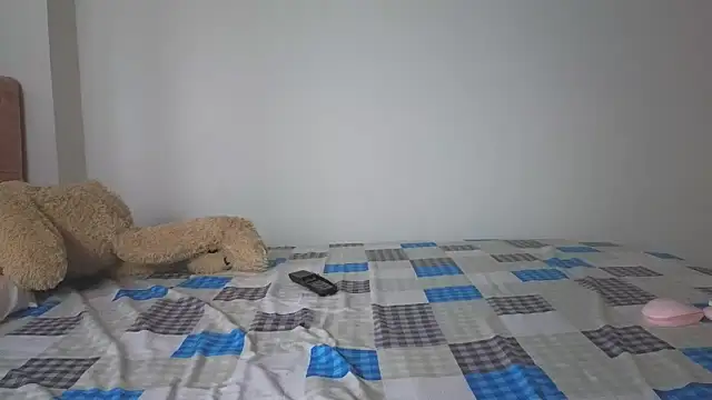 Snapshot of Crystal_Star_ chatting on October 3, 2025, 9:05 pm Crystal Star online show from October 3, 2025, 9:05 pm