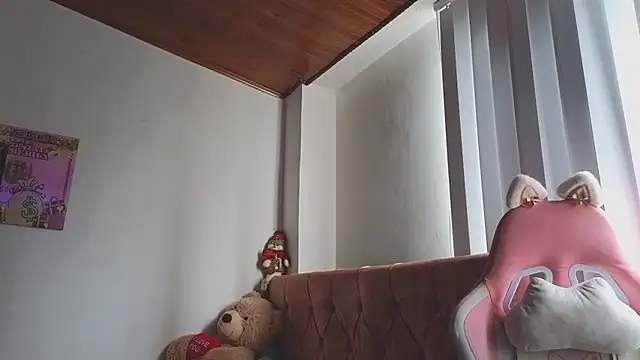 Snapshot of Crystal_Star_ chatting on November 23, 2025, 3:55 pm Crystal Star online show from November 23, 2025, 3:55 pm