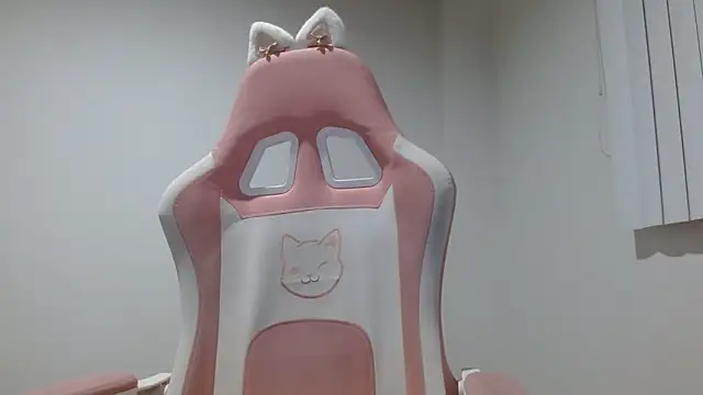 Snapshot of Crystal_Star_ chatting on September 18, 2025, 12:24 am Crystal Star online show from September 18, 2025, 12:24 am