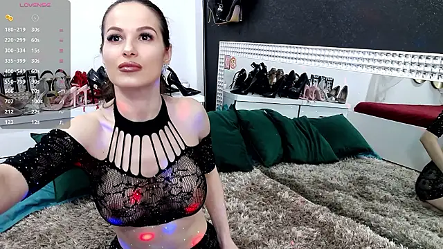 Snapshot of JoyfullRosse chatting on February 9, 2026, 6:11 am JoyfullRosse online show from February 9, 2026, 6:11 am