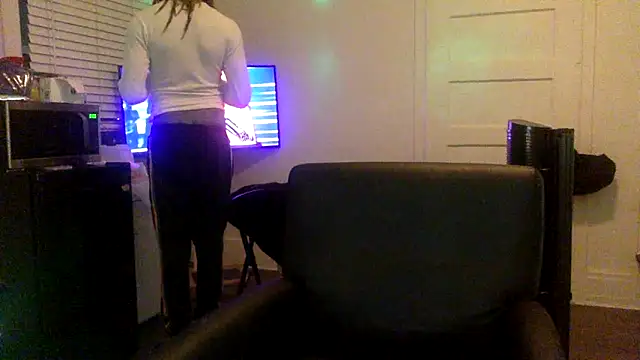 Diodre Benyoon online show from December 23, 2025, 1:49 am