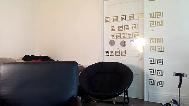 Diodre Benyoon online show from April 11, 2026, 7:28 pm