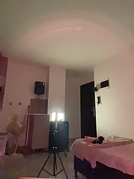 Snapshot of Enyagleam_ chatting on December 23, 2025, 2:55 am Enyagleam online show from December 23, 2025, 2:55 am