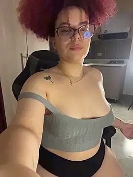 Snapshot of Enyagleam_ chatting on February 18, 2026, 1:47 am Enyagleam online show from February 18, 2026, 1:47 am