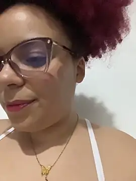 Snapshot of Enyagleam_ chatting on January 7, 2026, 3:33 am Enyagleam online show from January 7, 2026, 3:33 am