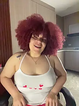 Snapshot of Enyagleam_ chatting on February 15, 2026, 12:44 am Enyagleam online show from February 15, 2026, 12:44 am