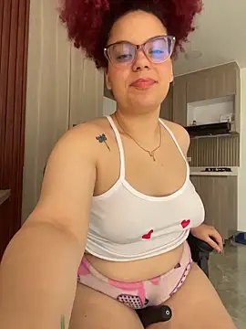 Snapshot of Enyagleam_ chatting on February 8, 2026, 8:28 pm Enyagleam online show from February 8, 2026, 8:28 pm