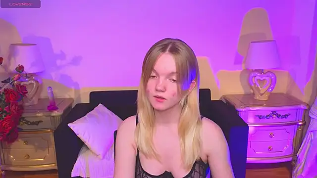 RosesKate online show from November 20, 2025, 11:33 am