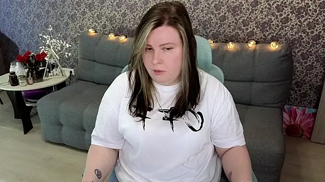 Snapshot of Lillit__ chatting on September 24, 2025, 8:37 pm Lillit online show from September 24, 2025, 8:37 pm