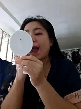 Snapshot of Minn-cute chatting on December 2, 2025, 11:34 am Minn-cute online show from December 2, 2025, 11:34 am