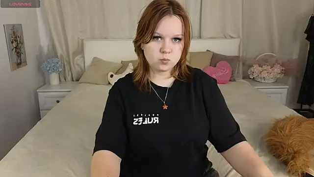 VelvetVixon online show from September 9, 2025, 6:06 pm