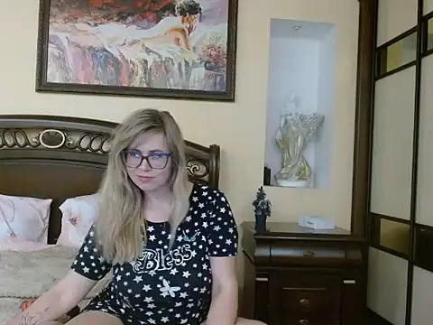 Crystal00Girl online show from December 23, 2025, 12:11 am