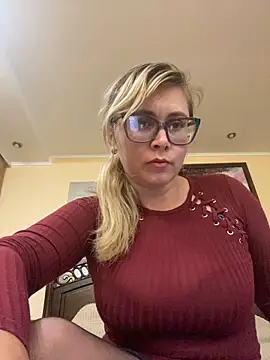 Crystal00Girl online show from October 11, 2025, 10:22 pm