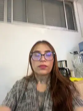 dreamleah  online show from May 12, 2026, 10:49 pm