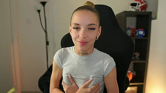 alexxisky online show from September 23, 2025, 1:07 pm