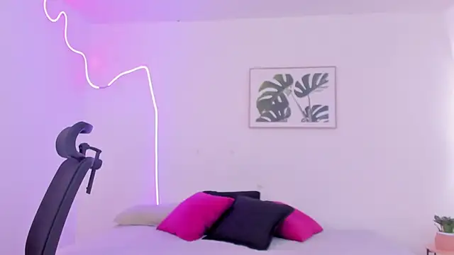 Cherrydollxx online show from October 21, 2025, 11:31 am